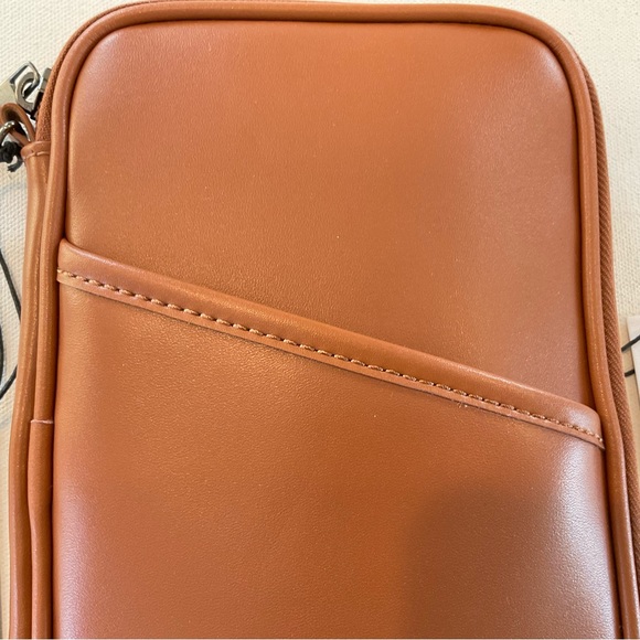 NWT JoePamelia Voyageur Leather Artisan Travel Wallet Crossbody Camel 
MSRP$189. - Picture 5 of 15